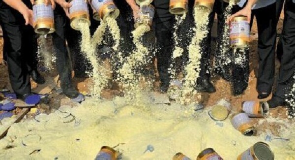 Can-trong-voi-sua-bot-duoc-bay-ban-tren-thi-truong