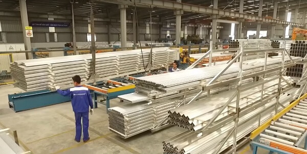 Hoat-dong-san-xuat-nhom-gia-gay-thiet-hai-nghiem-trong-den-nhieu-doanh-nghiep-chan-chinh