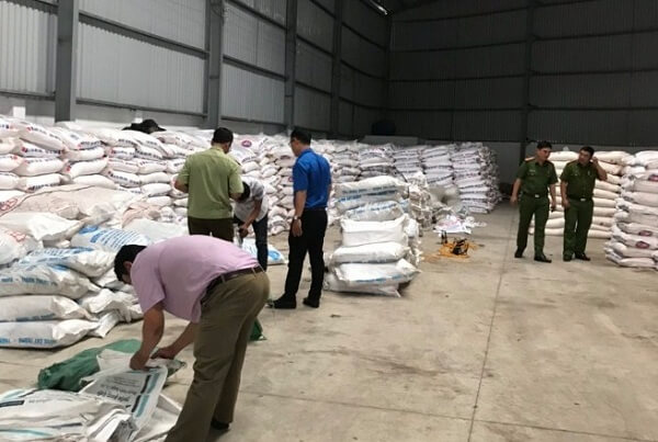 Luc-luong-chuc-nang-Binh-Duong-vua-thu-giu-hang-tram-tan-duong-khong-nguon-goc-xuat-xu