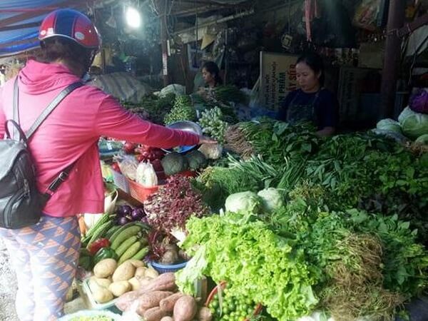 Nong-san-khong-nguon-goc-ban-tran-lan-ngoai-cho