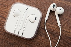 Hiem hoa khon luong tu nhung chiec tai nghe gia Hiem hoa khon luong tu nhung chiec tai nghe gia