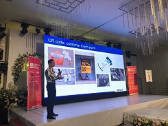 Dau an cua iCheck tai Vietnam Web Summit 2019