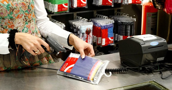 Mã vạch là công cụ đắc lực cho khâu tính toán tại trung tâm siêu thị lớn Mã vạch là công cụ đắc lực cho khâu tính toán tại trung tâm siêu thị lớn