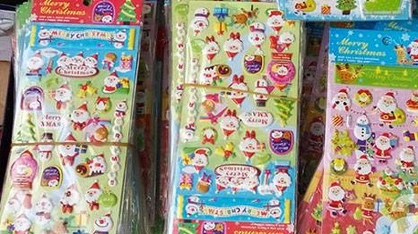 các nước khác tại Liên Minh Châu Âu ráo riết thu hồi miếng dán đồ chơi Trung Quốc vì chứa chất độc các nước khác tại Liên Minh Châu Âu ráo riết thu hồi miếng dán đồ chơi Trung Quốc vì chứa chất độc