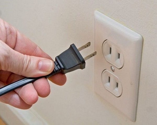 Ổ điện Trung Quốc và những nguy hiểm khôn lường Ổ điện Trung Quốc và những nguy hiểm khôn lường