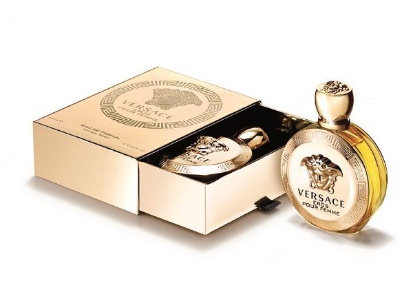 Quan sát vỏ chai nước hoa Quan sát vỏ chai nước hoa